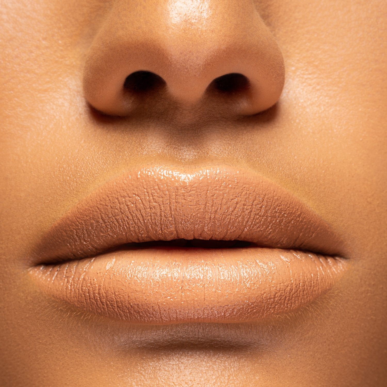 I NEED A NUDE (BARRA DE LABIOS)